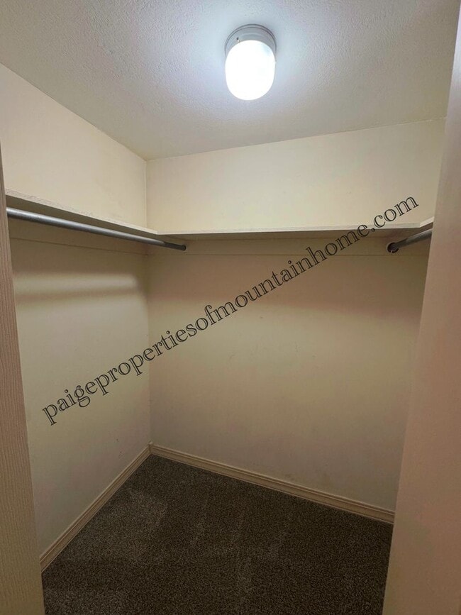 Building Photo - 1218/1220 Ridgecrest