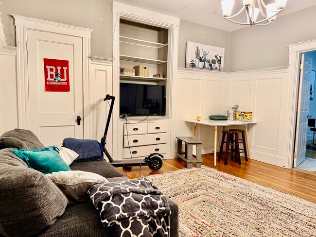 Building Photo - 1122 Commonwealth Ave