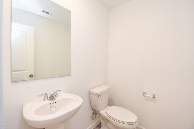 Building Photo - 3045 Fantasy Ter Dr