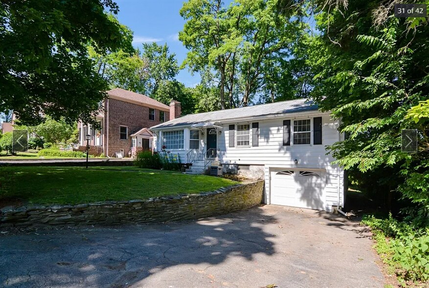 Building Photo - 39 Beechmont St