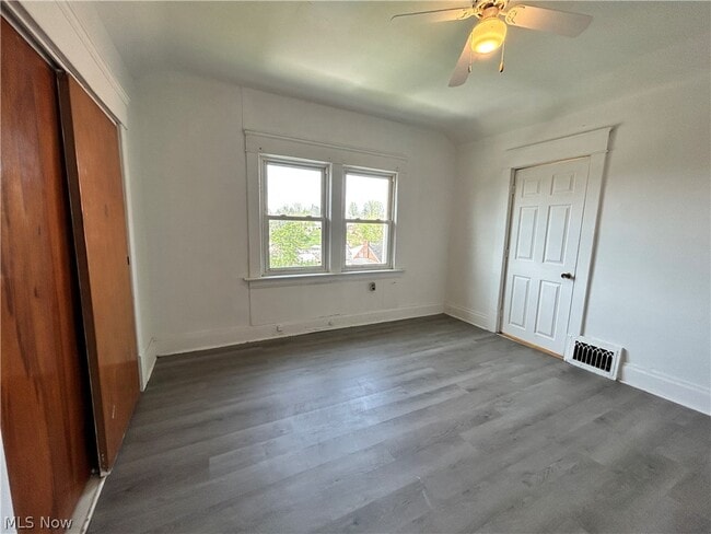 Building Photo - 2526 Sunset Blvd