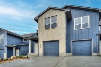 Building Photo - 8457 Adelaide Dr
