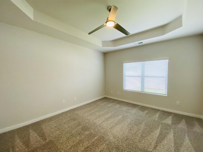 Building Photo - Charming 3-Bedroom Townhouse Retreat with 2 Full Baths in Madison – 1,500 Sq Ft of Spacious Living!"