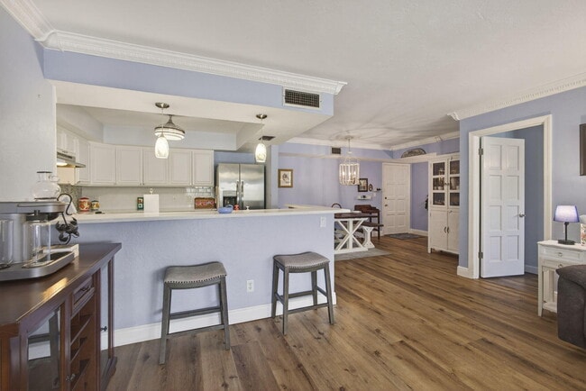 Building Photo - 300 N Hwy A1A