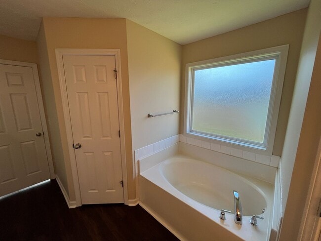 Building Photo - Beautiful Total Electric Home In Phenix Ci...
