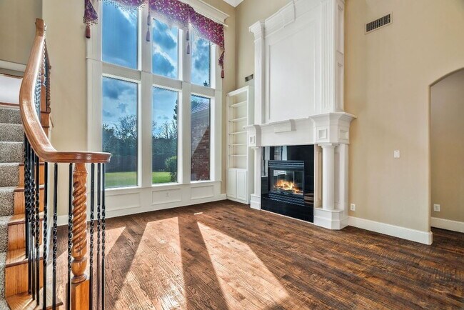 Building Photo - "Luxurious 5-Bed, 4-Bath Retreat in Grapevine - Expansive 4,428 Sq. Ft. Haven in Carroll ISD!"