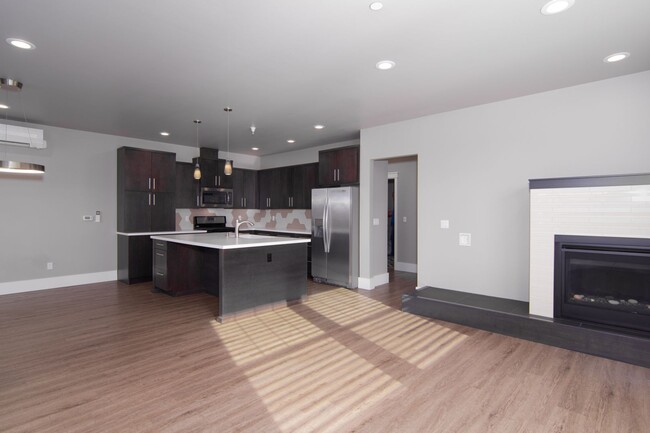 Building Photo - Liberty Lake Stonehill Luxury Condo in the...