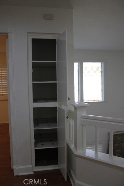 Building Photo - 563 E City Ct