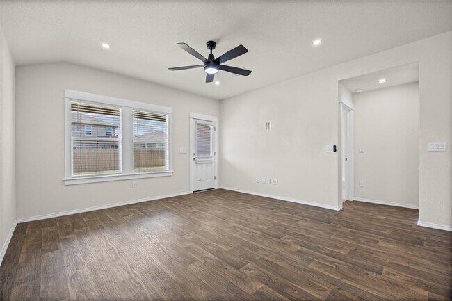 Building Photo - 11801 Rush Ln