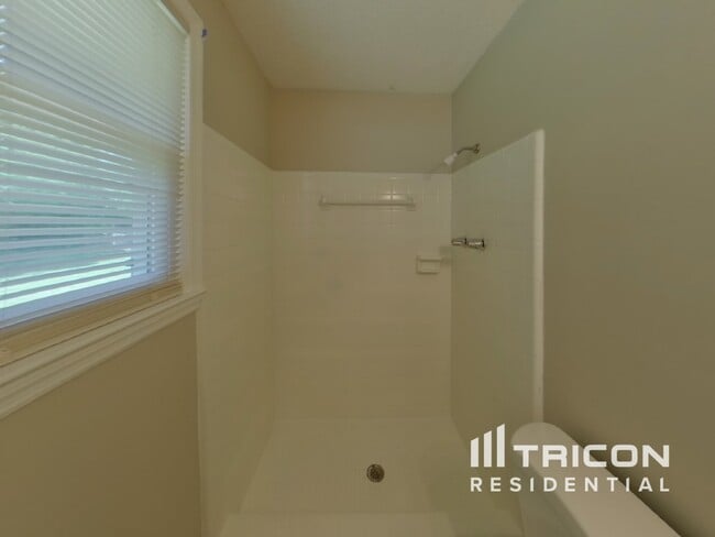 Building Photo - 2308 S Partridge Cir