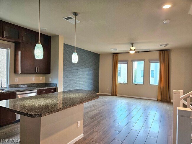 Building Photo - 8016 Carpenter Creek Ave
