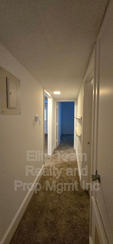 Building Photo - 3001 Heathstead Place