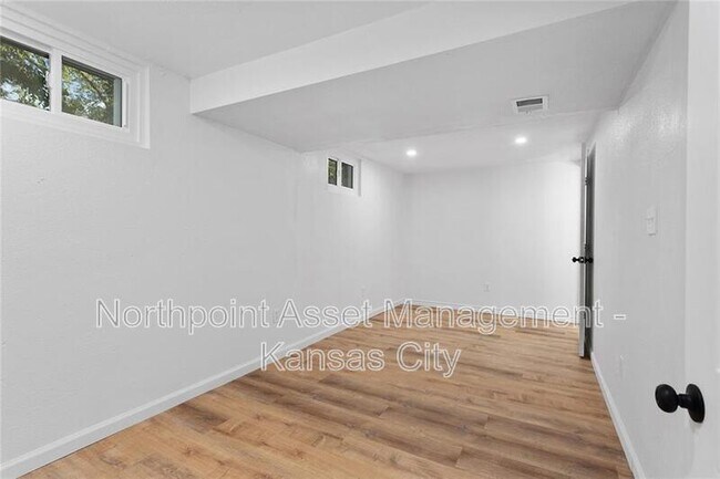 Building Photo - 16364 E 34th St S