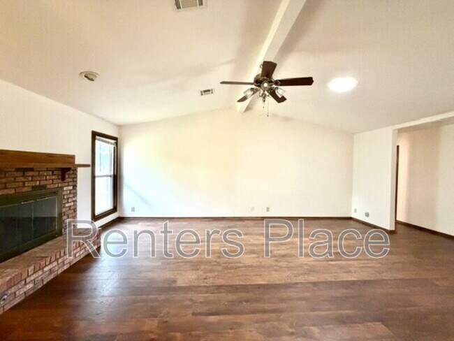 Building Photo - 319 W 33rd St