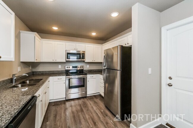 Building Photo - 3 BR/2BA | Newly Renovated Single Family Home | In Blue Springs |  Pet Friendly with Garage