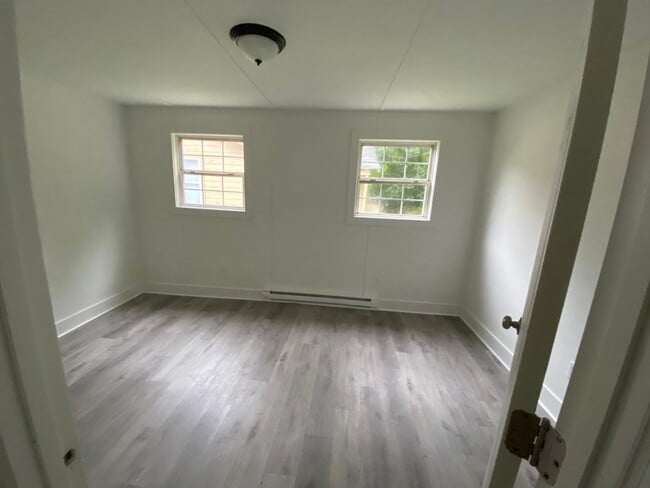 Building Photo - Newly remodeled home is located in Lancast...