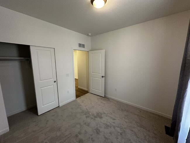 Building Photo - **AVAILABLE NOW!! Age 55+ Gated Community ...