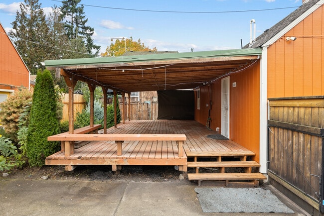 Building Photo - 5737 SE Harold St