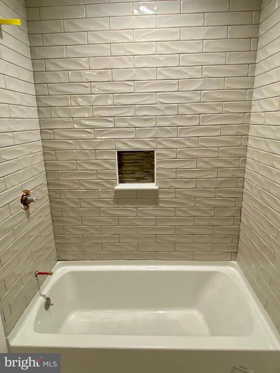 Building Photo - 2402 Winterbridge Ln