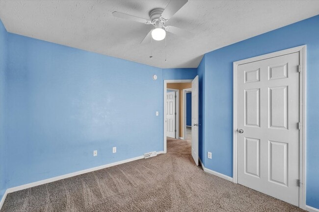 Building Photo - 204 Greenleaf Dr