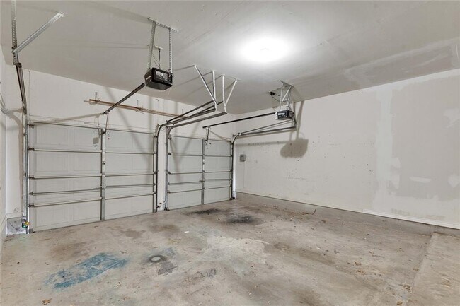 Building Photo - 5407 Merrywing Cir