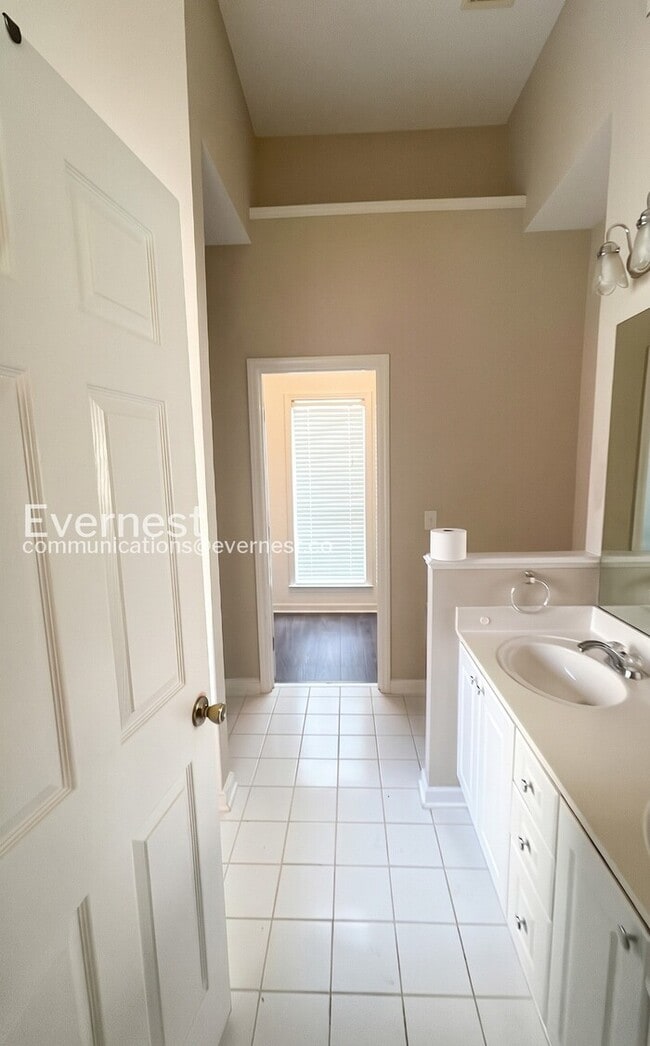 Building Photo - 1220 Old Cahaba Trace