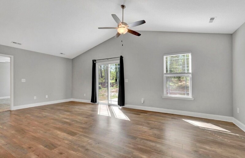 Building Photo - 9 Willow Pines Ct