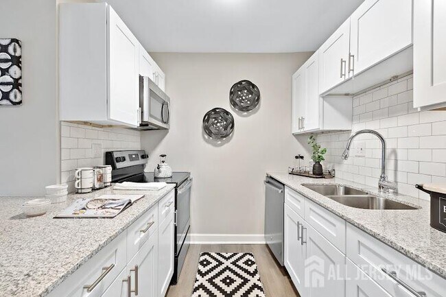 Building Photo - 1000 Pheasant Hollow Dr