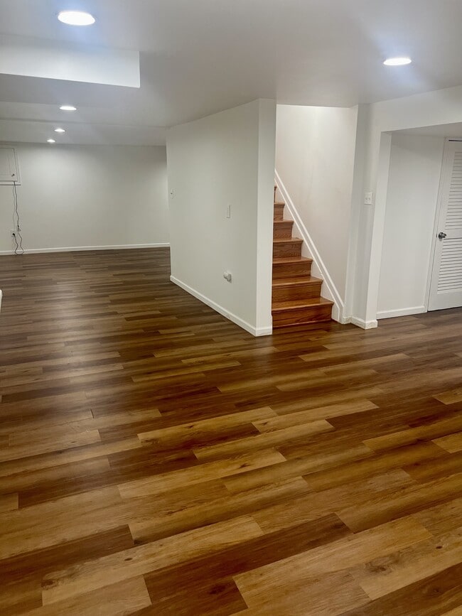 Building Photo - 3012 Oxon Run Ct