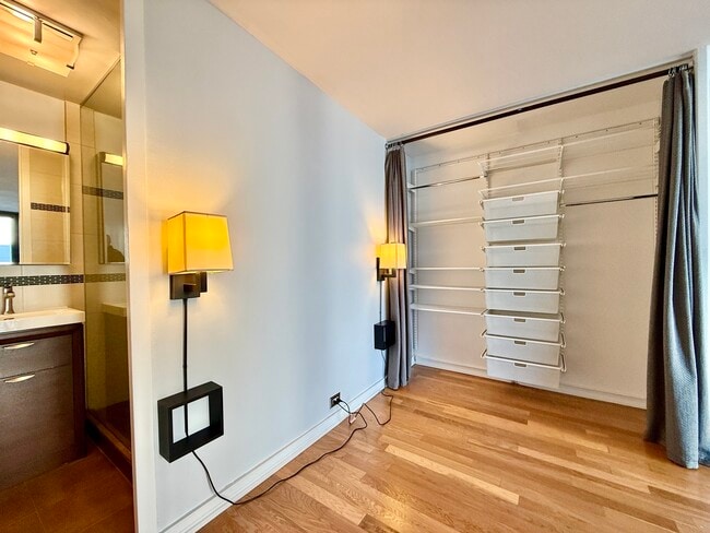 Building Photo - 900 N Lake Shore Dr