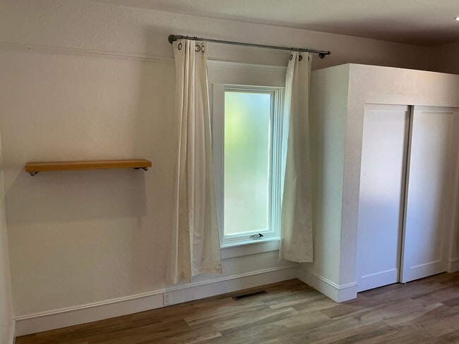 Building Photo - Beautiful 4 Bedroom 2 Bath Home in Old Tow...