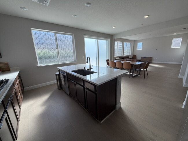 Building Photo - Beautiful 5 bedroom, 4 bathroom 2 story home in Rancho Cordova!!!