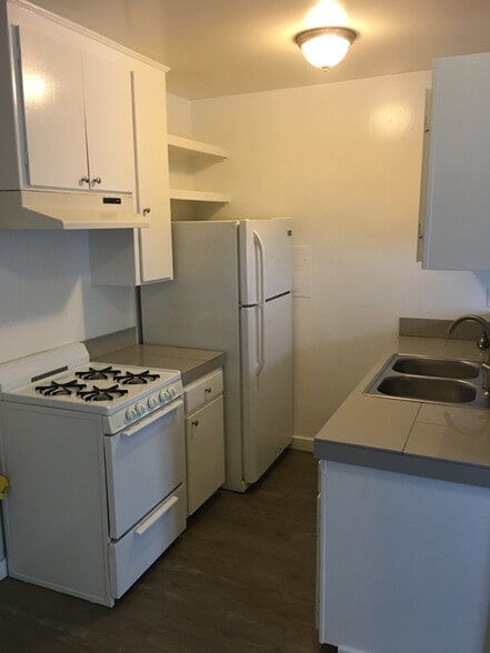 Building Photo - 1810 N Cherokee Ave