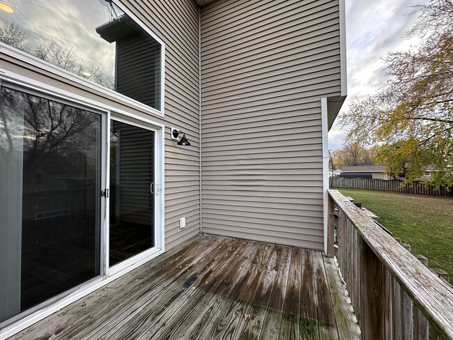 Building Photo - Atrium Ct. Duplex