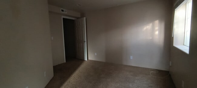 Building Photo - 2175 N Bandtail Cir