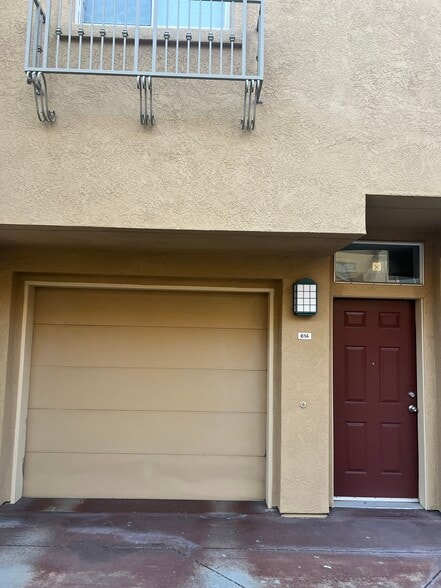 Primary Photo - 1690 Civic Center Dr