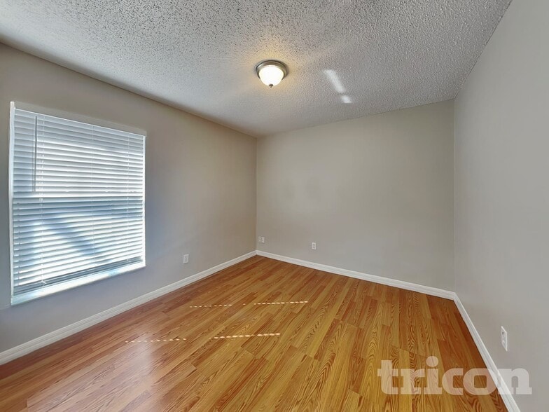 Building Photo - 17128 Woodcrest Way