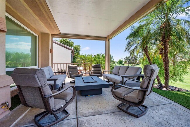 Building Photo - 39305 Fernwood Glen Ct