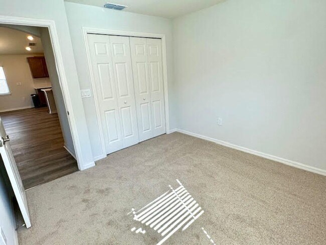 Building Photo - 4 Bedroom 2 Bathroom House for Rent in Ast...