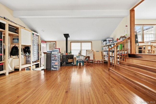 Building Photo - 2881 Meadowcrest Dr