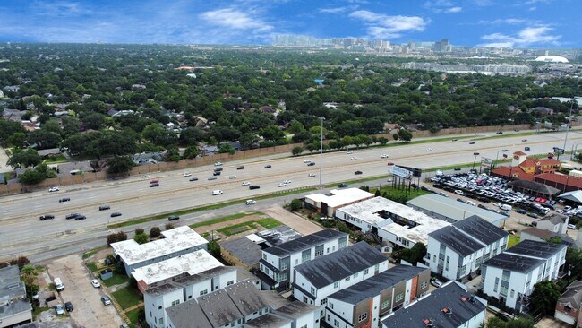 Building Photo - 9614 Riddlewood Ln