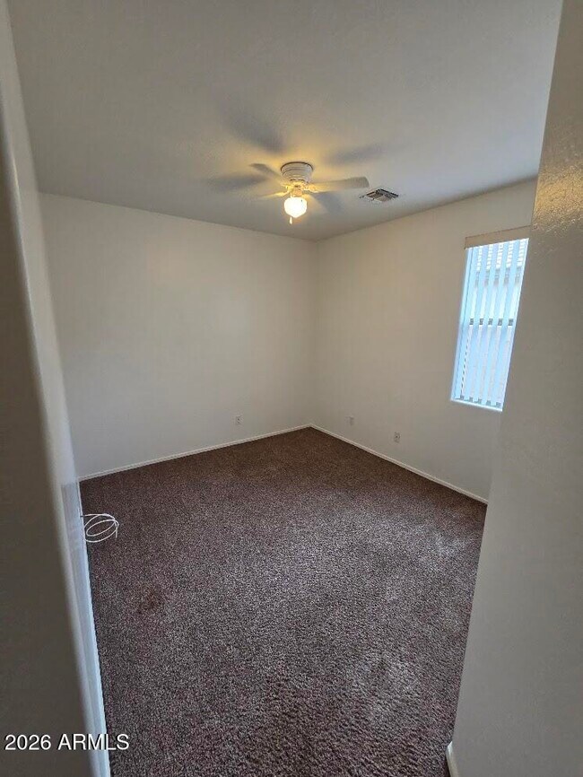 Building Photo - 12901 W Glenrosa Dr