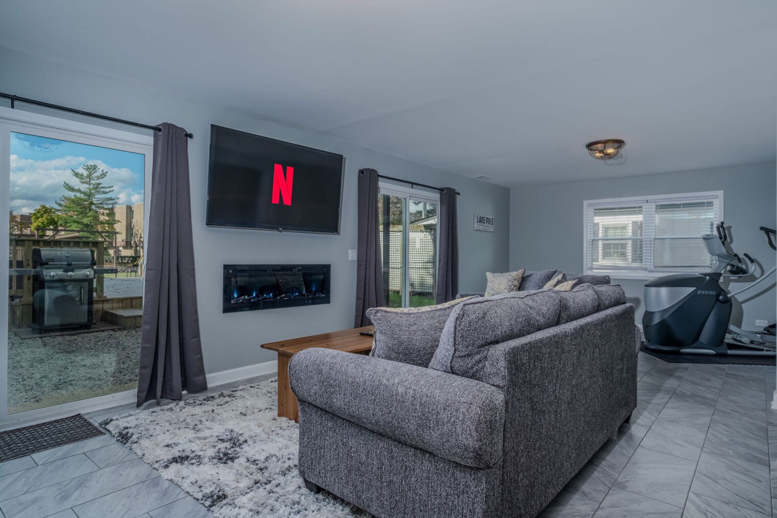 Building Photo - 3407 Venice Ave