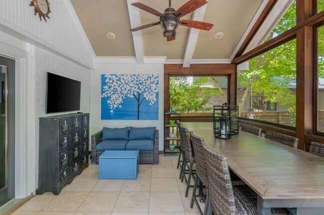 Building Photo - 168 Garland Ave