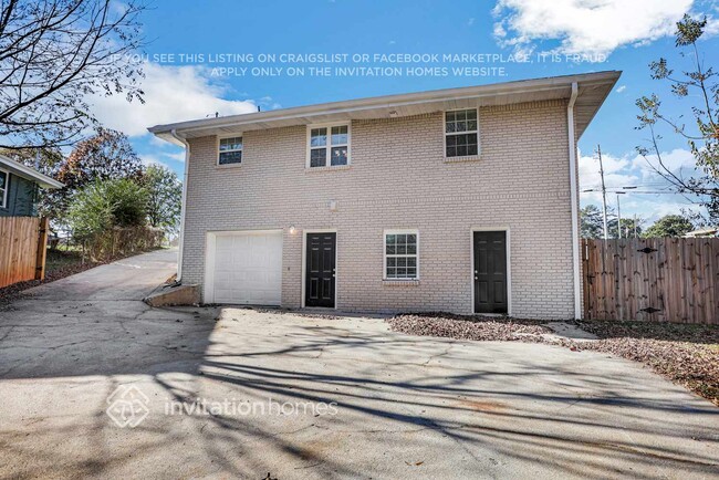 Building Photo - 3661 Crestview Dr