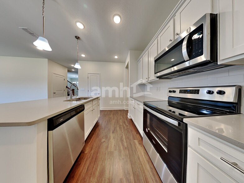 Building Photo - 2913 Rolling Acres Rd