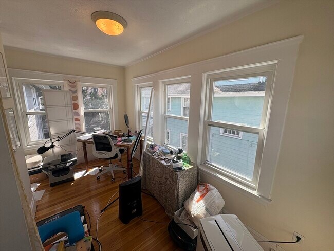 Building Photo - 11 Channing Rd