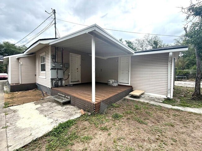 Building Photo - 917 E Shadowlawn Ave