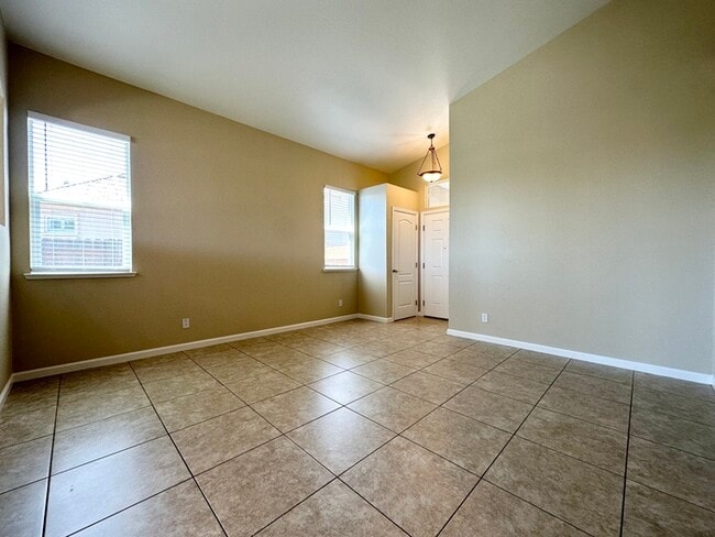 Building Photo - Beautifully Updated 3-Bedroom, 2-Bath Home...