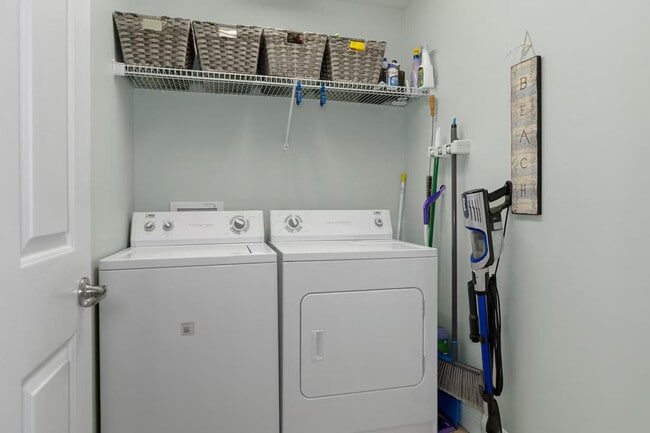 Building Photo - 4 Waterside St